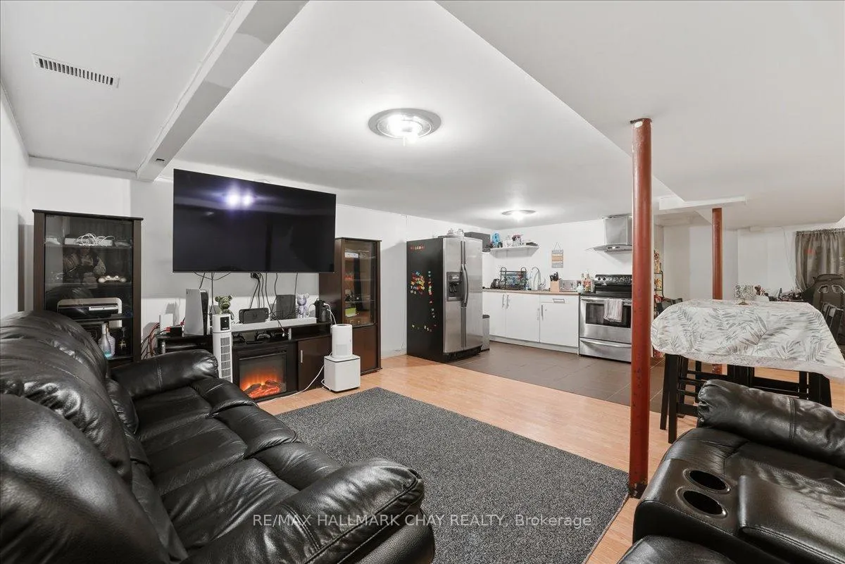 Photo 33 of 102 Esther Drive, Barrie, Painswick South — HOMEH