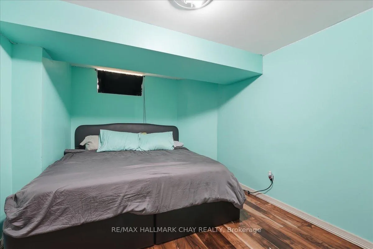 Photo 35 of 102 Esther Drive, Barrie, Painswick South — HOMEH