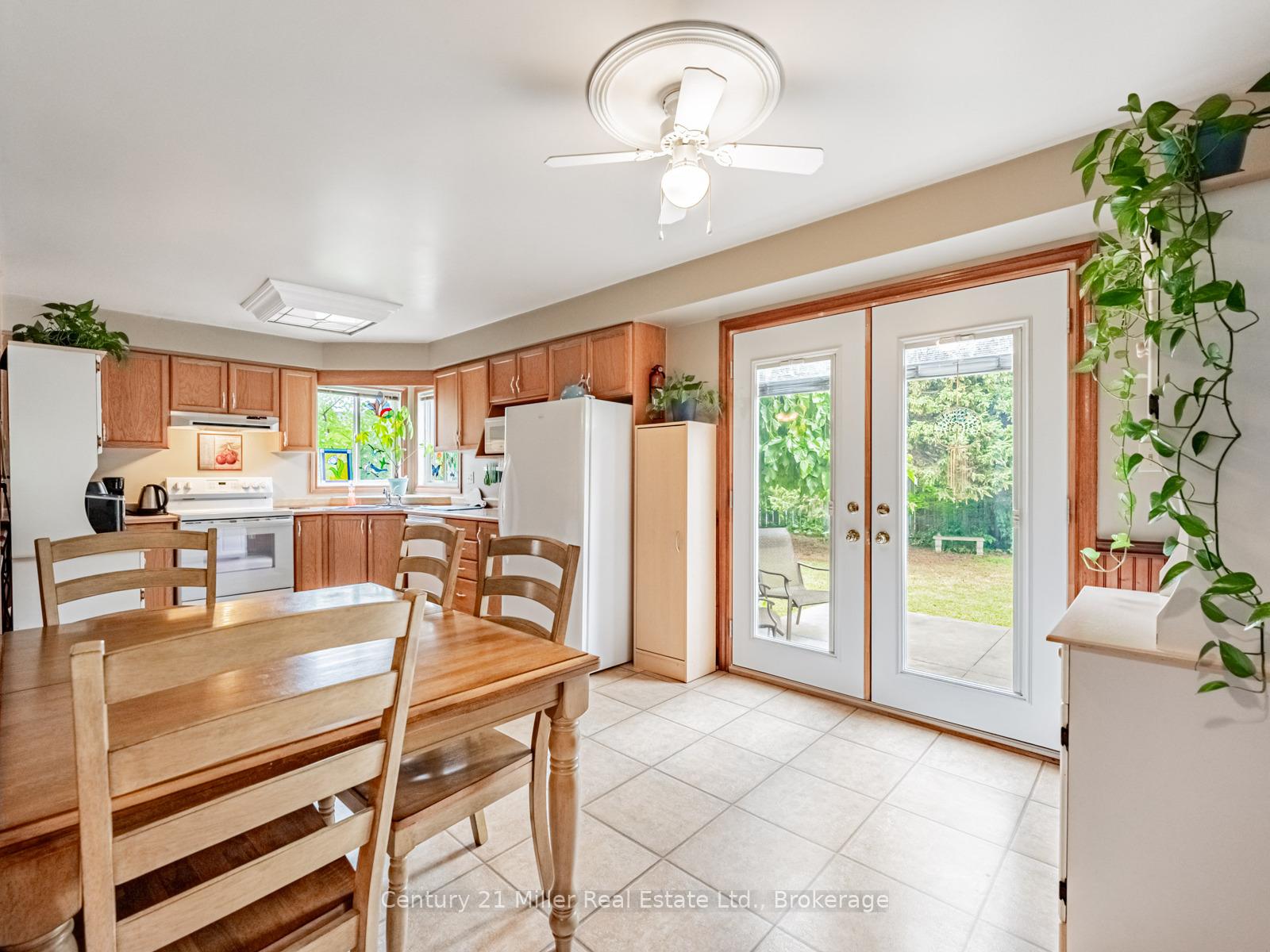 Photo 13 of 181 Meadowbrook Drive, Hamilton, Ancaster — HOMEH