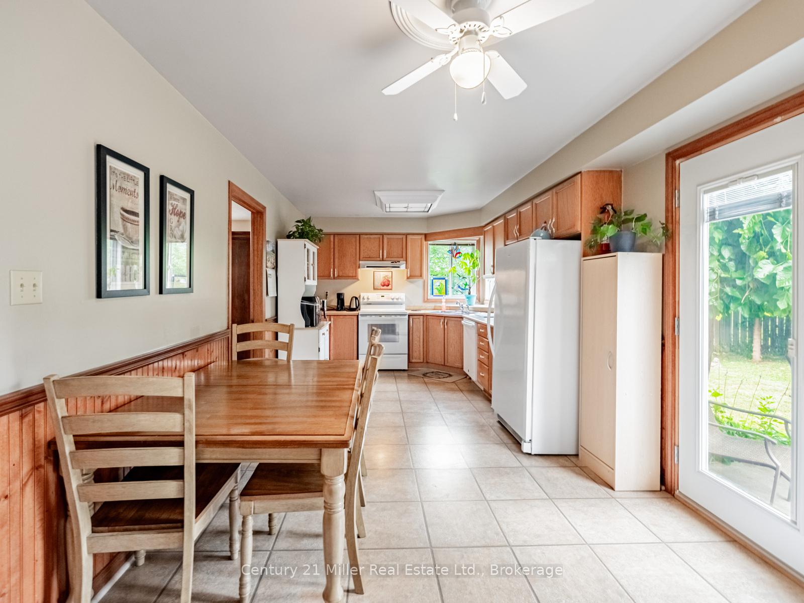 Photo 14 of 181 Meadowbrook Drive, Hamilton, Ancaster — HOMEH
