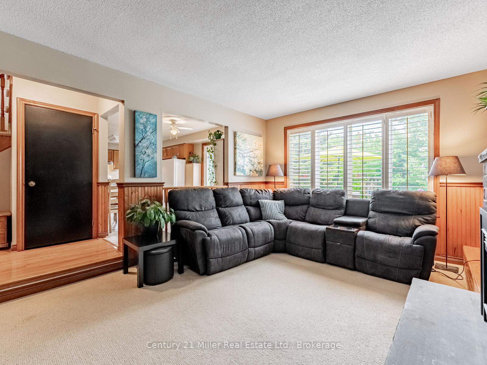 Photo 15 of 181 Meadowbrook Drive, Hamilton, Ancaster — HOMEH