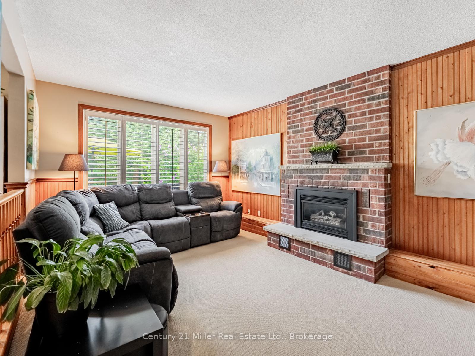 Photo 16 of 181 Meadowbrook Drive, Hamilton, Ancaster — HOMEH