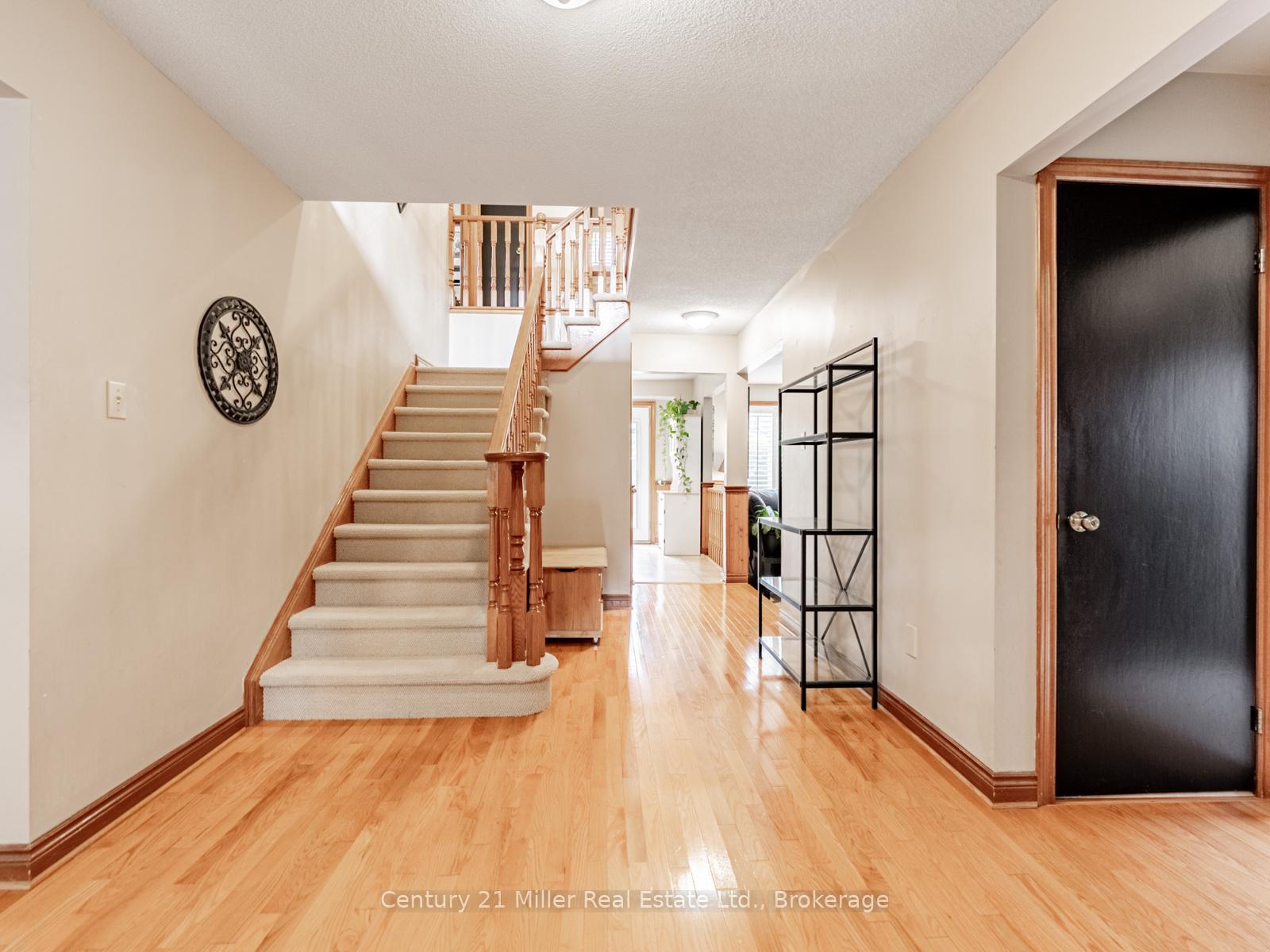 Photo 17 of 181 Meadowbrook Drive, Hamilton, Ancaster — HOMEH