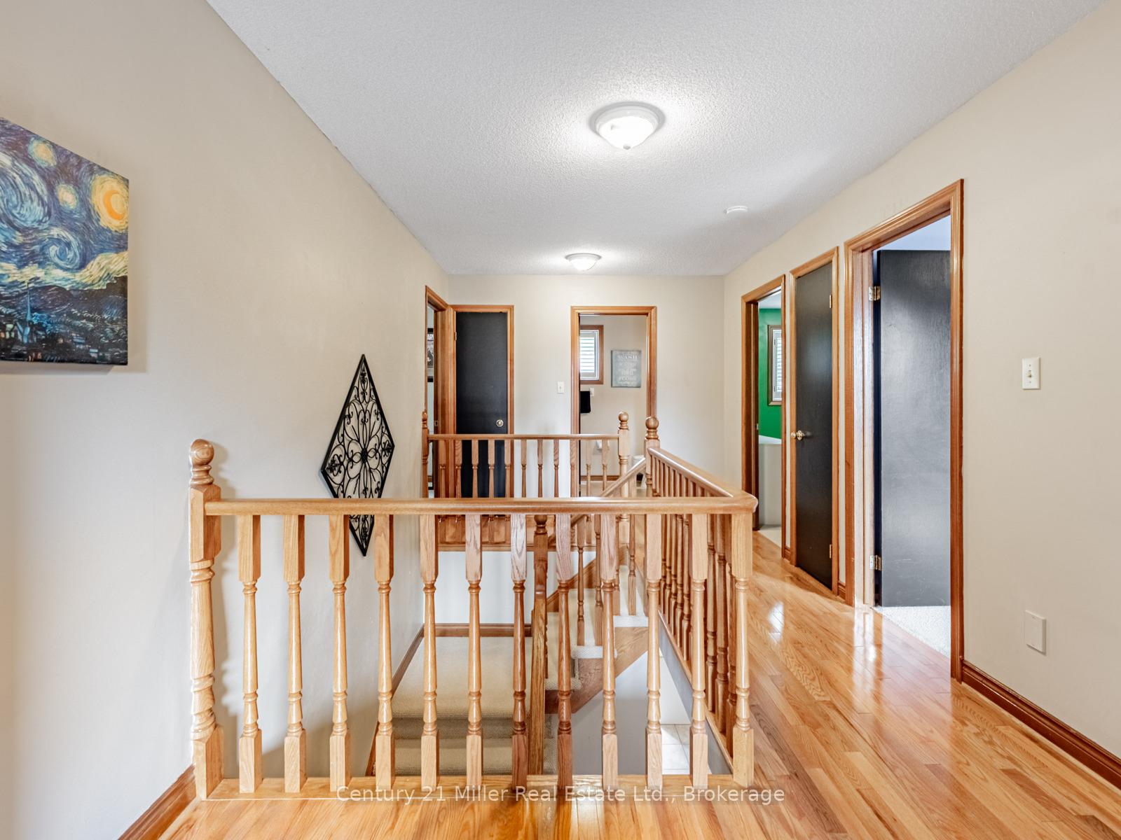 Photo 20 of 181 Meadowbrook Drive, Hamilton, Ancaster — HOMEH
