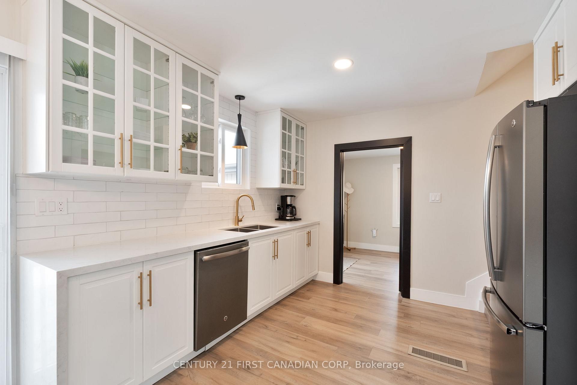 Photo 15 of 34 Wellington Street, Aylmer — HOMEH