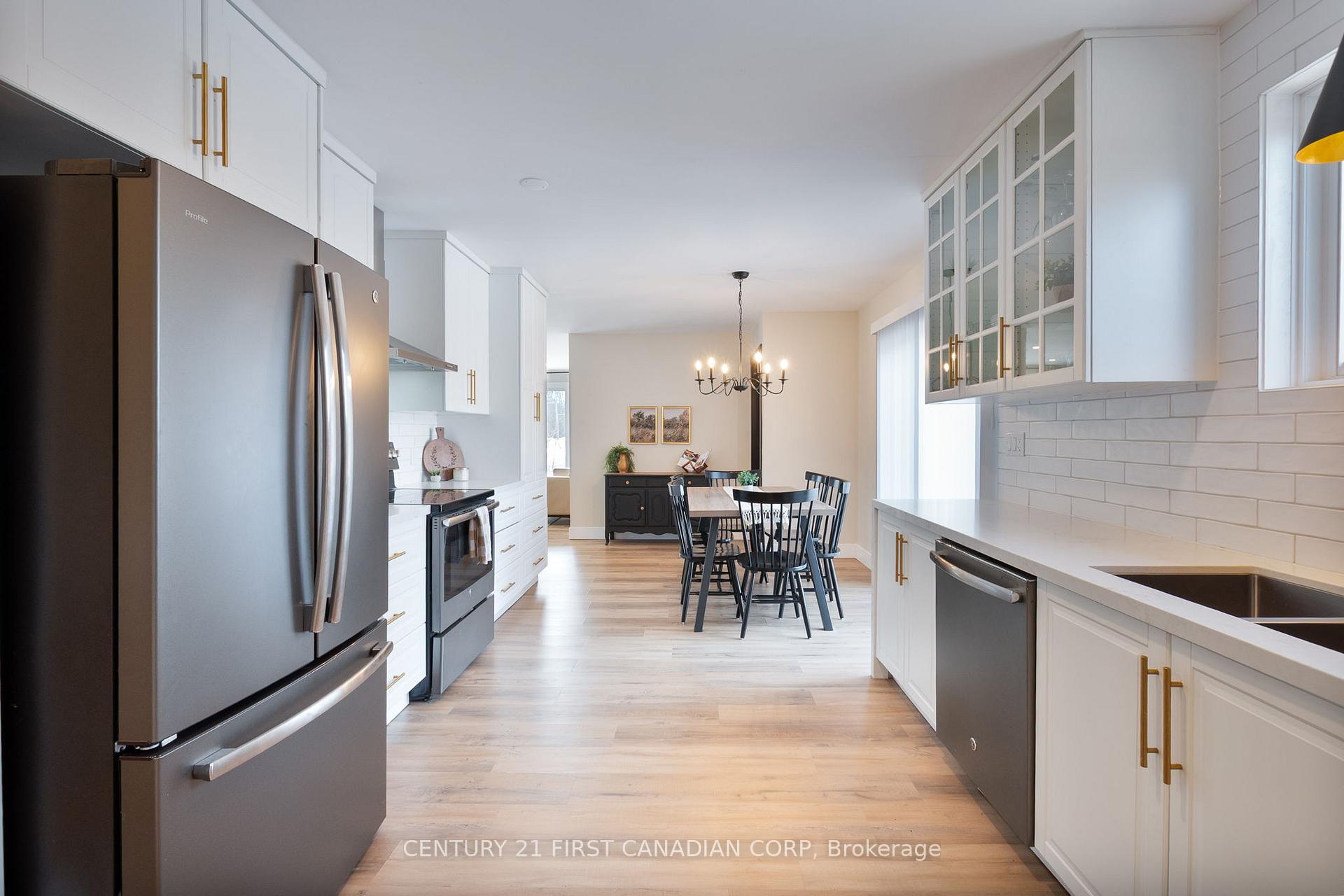 Photo 16 of 34 Wellington Street, Aylmer — HOMEH