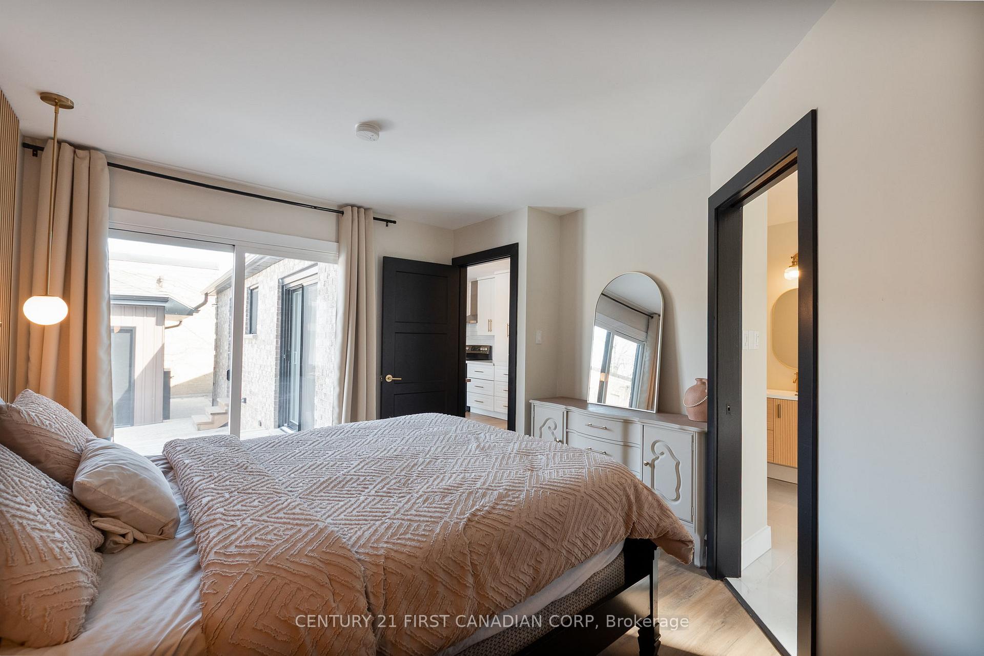 Photo 23 of 34 Wellington Street, Aylmer — HOMEH