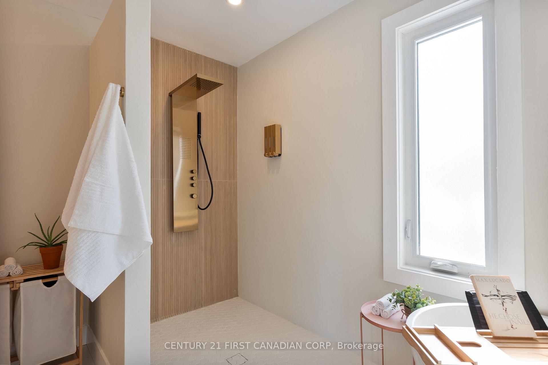 Photo 26 of 34 Wellington Street, Aylmer — HOMEH