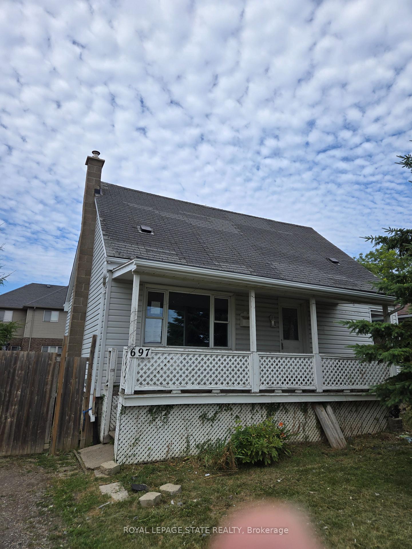 Photo 2 of 697 Limeridge Road E, Hamilton, Lawfield — HOMEH
