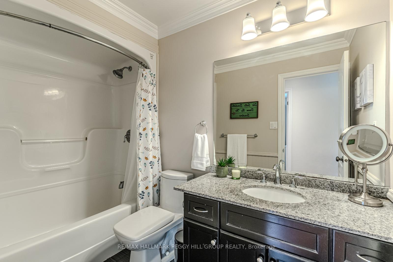 Photo 12 of 95 Crompton Drive, Barrie, Little Lake — HOMEH