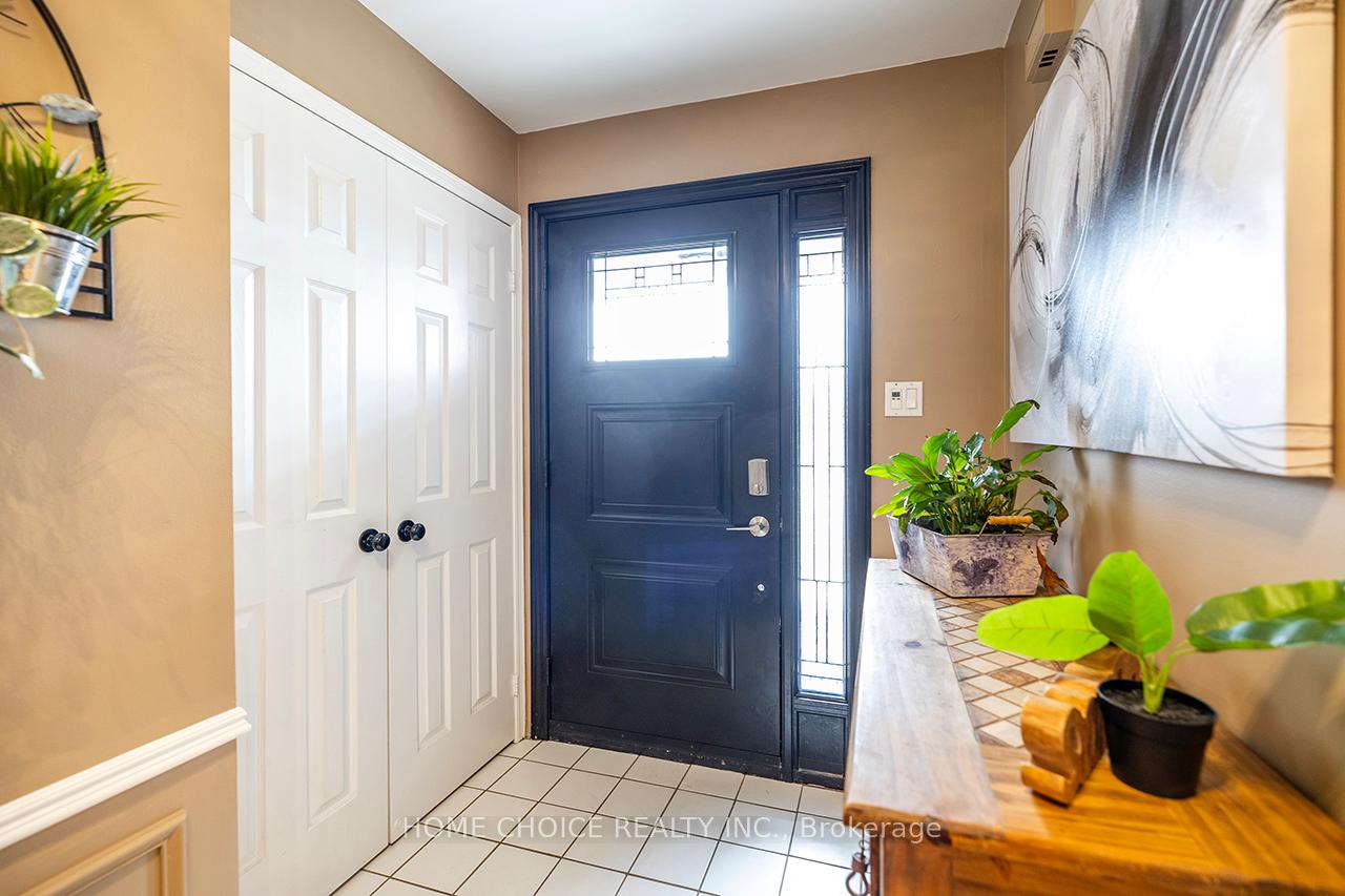 Photo 3 of 4 Aldcroft Crescent, Clarington, Bowmanville — HOMEH