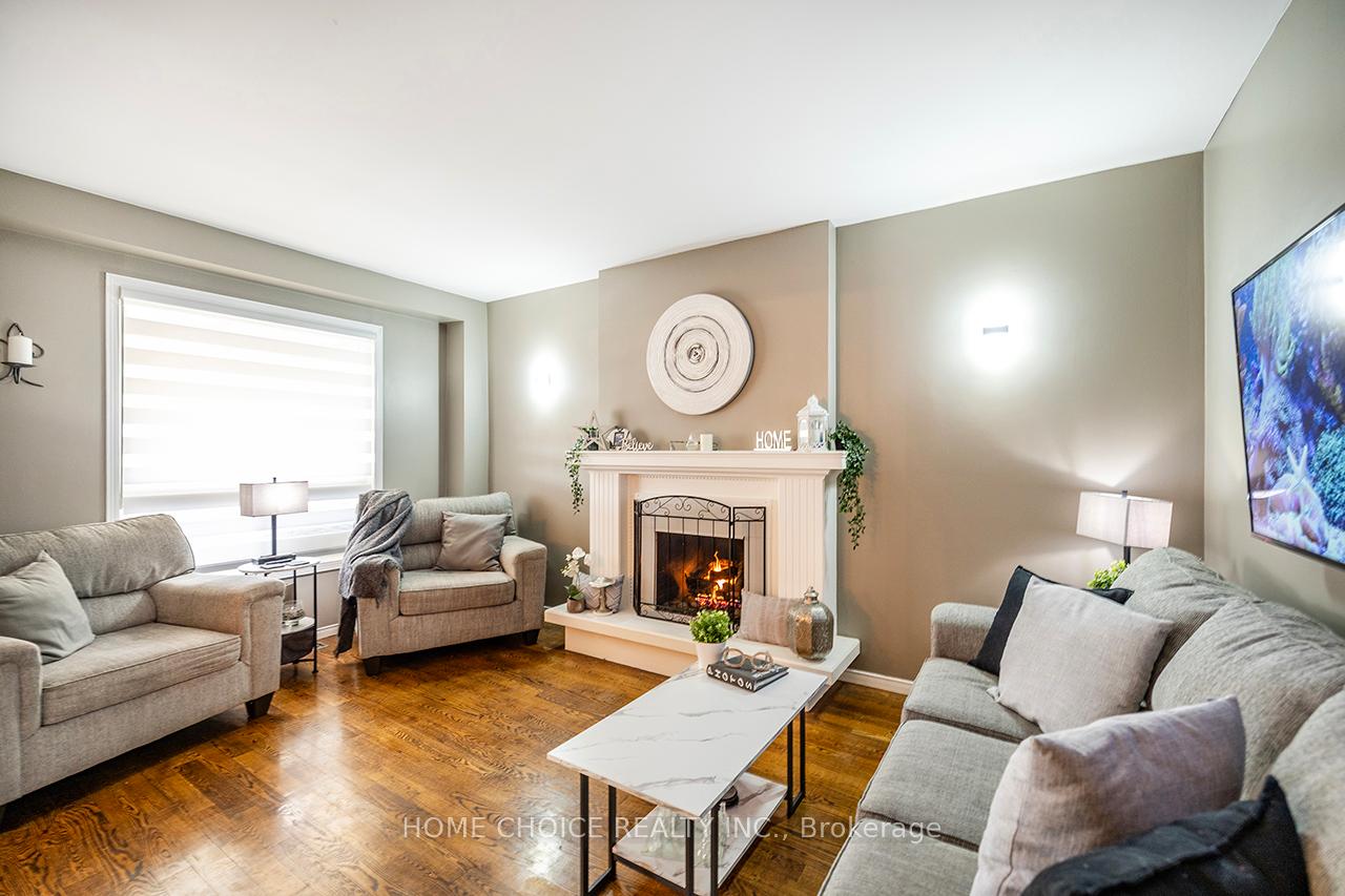 Photo 7 of 4 Aldcroft Crescent, Clarington, Bowmanville — HOMEH