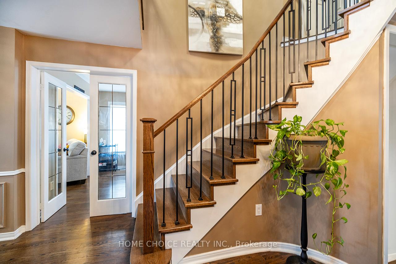 Photo 11 of 4 Aldcroft Crescent, Clarington, Bowmanville — HOMEH