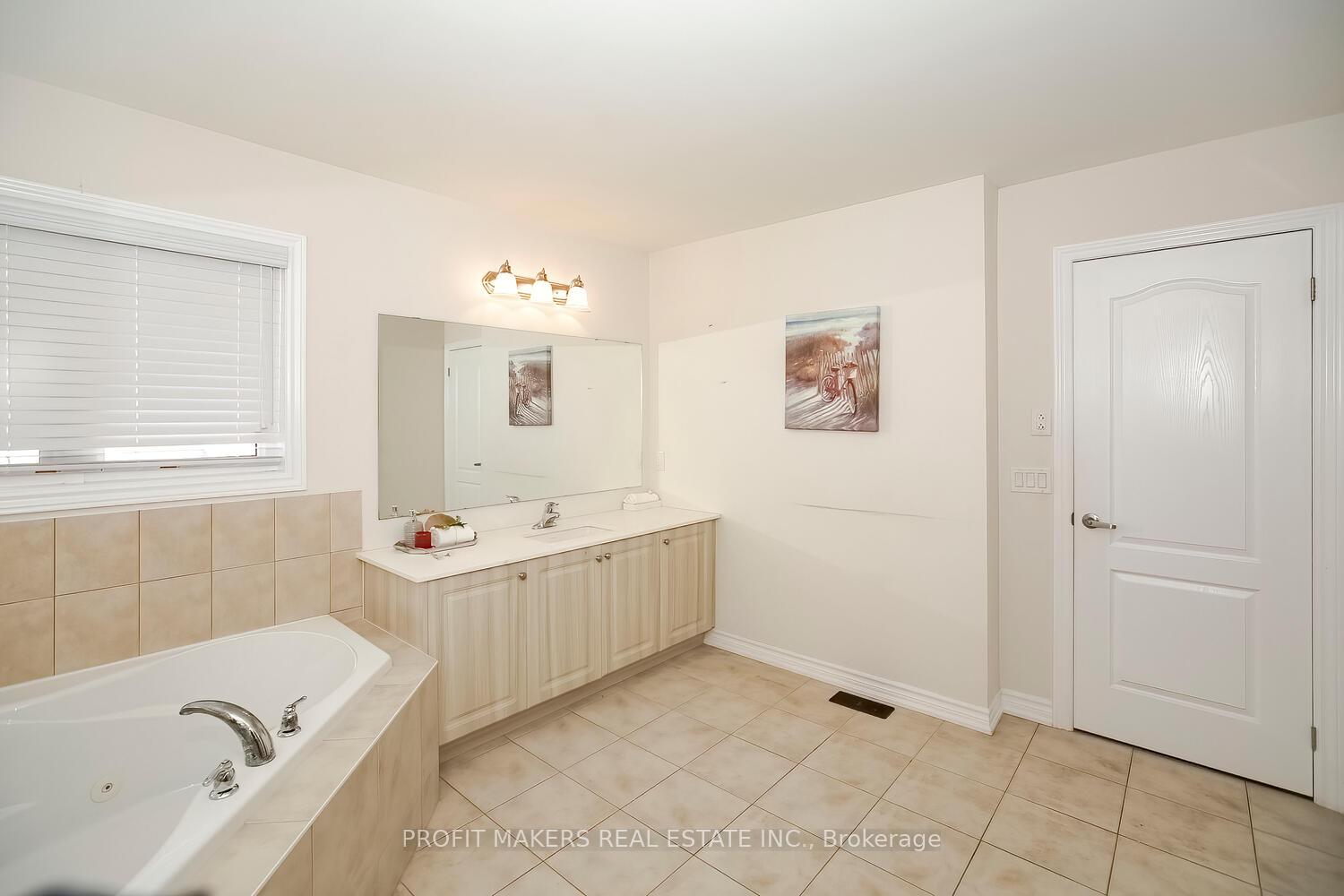 Photo 23 of 56 Valleybrook Crescent, Caledon, Rural Caledon — HOMEH