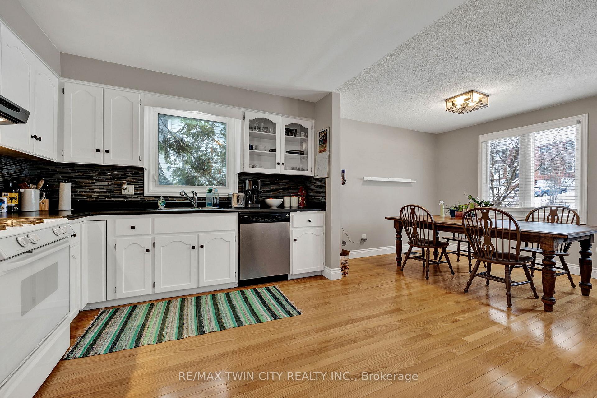 Photo 6 of 154 Dovercliffe Road, Guelph, Dovercliffe Park/Old University — HOMEH