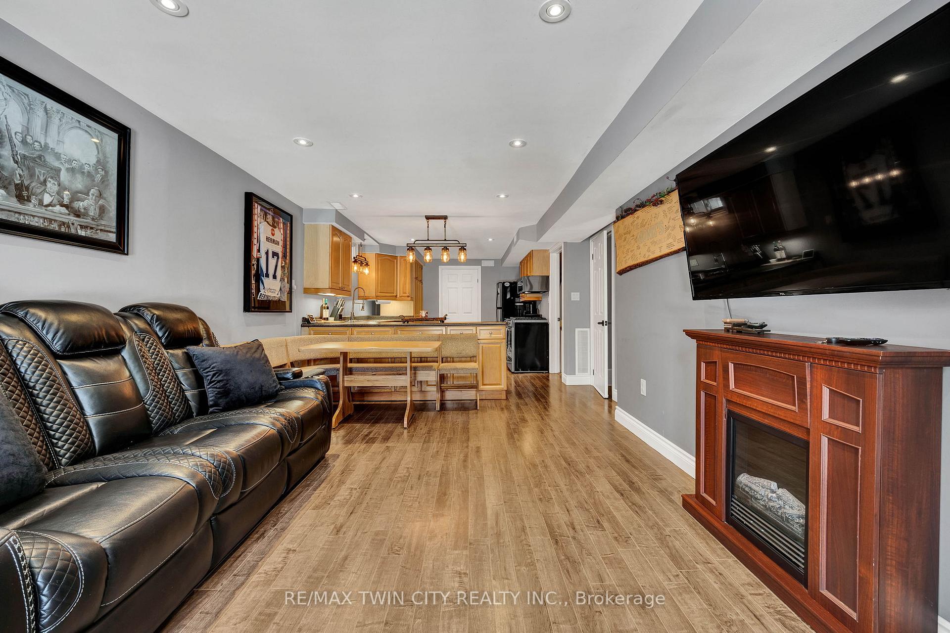 Photo 16 of 154 Dovercliffe Road, Guelph, Dovercliffe Park/Old University — HOMEH
