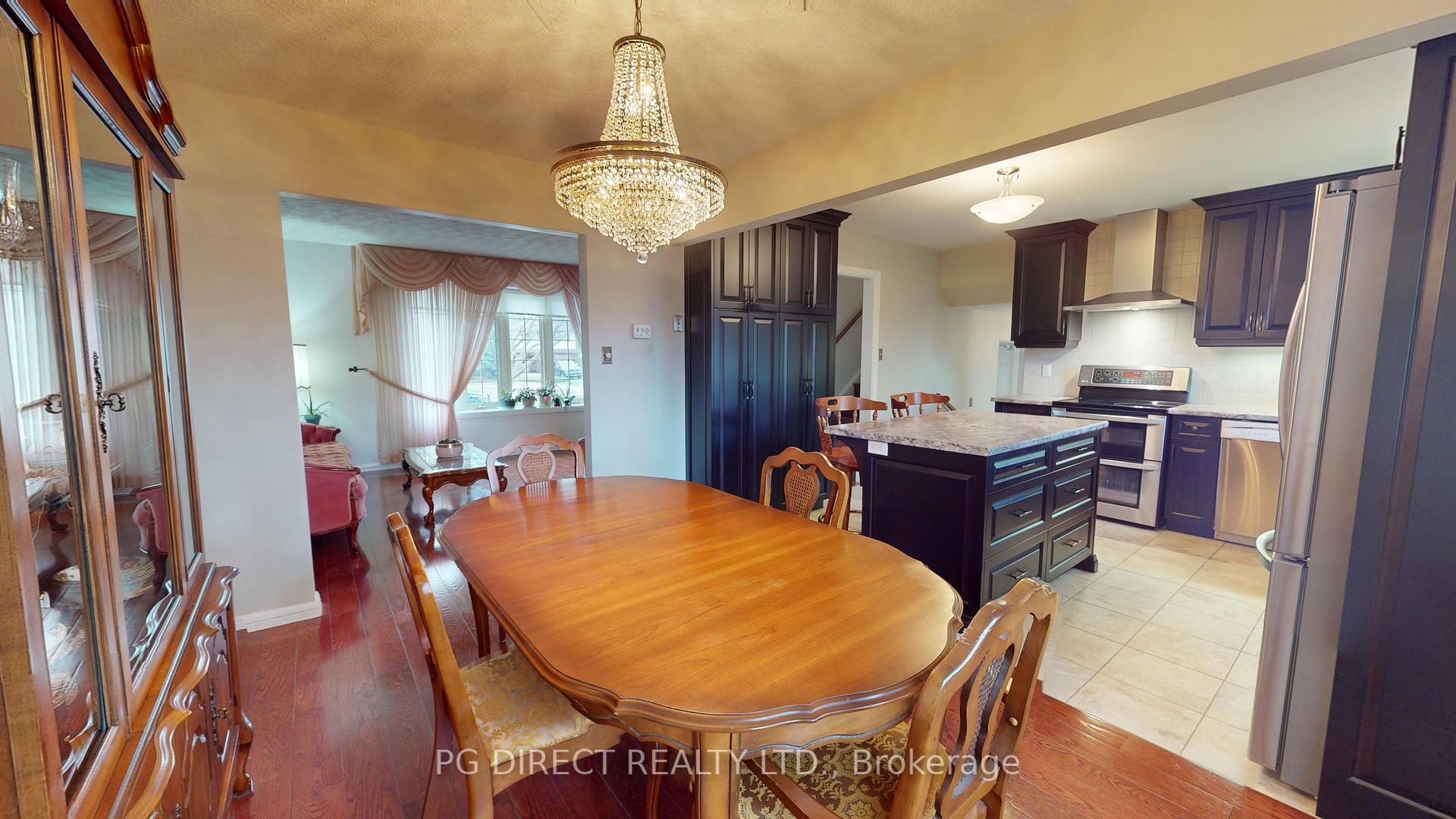 Photo 2 of 8 Champlain Place, Guelph, Kortright West — HOMEH