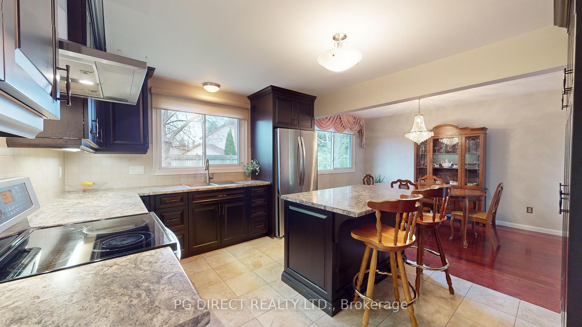 Photo 6 of 8 Champlain Place, Guelph, Kortright West — HOMEH