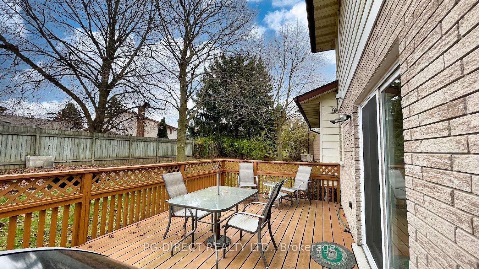 Photo 18 of 8 Champlain Place, Guelph, Kortright West — HOMEH