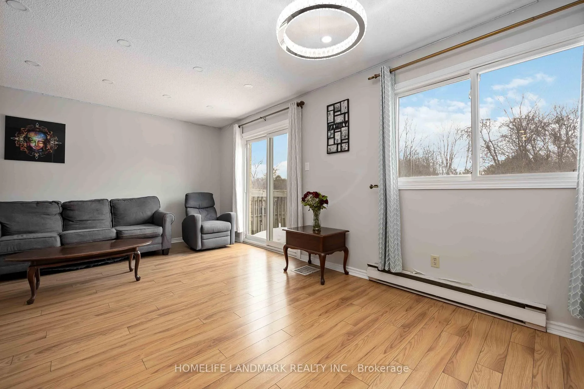 Photo 5 of Unit 82, 700 Harmony Rd N, Oshawa, Pinecrest — HOMEH