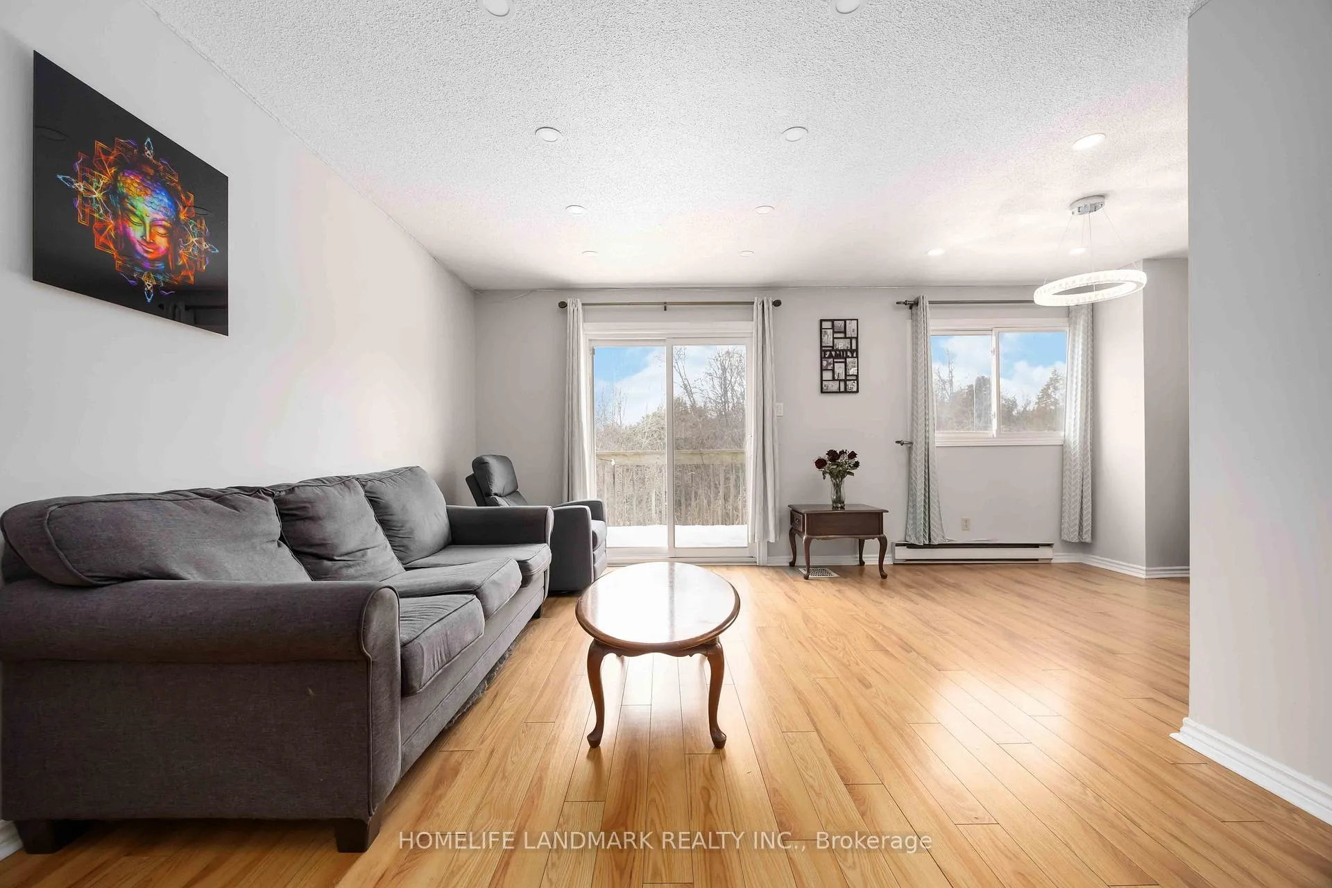 Photo 8 of Unit 82, 700 Harmony Rd N, Oshawa, Pinecrest — HOMEH
