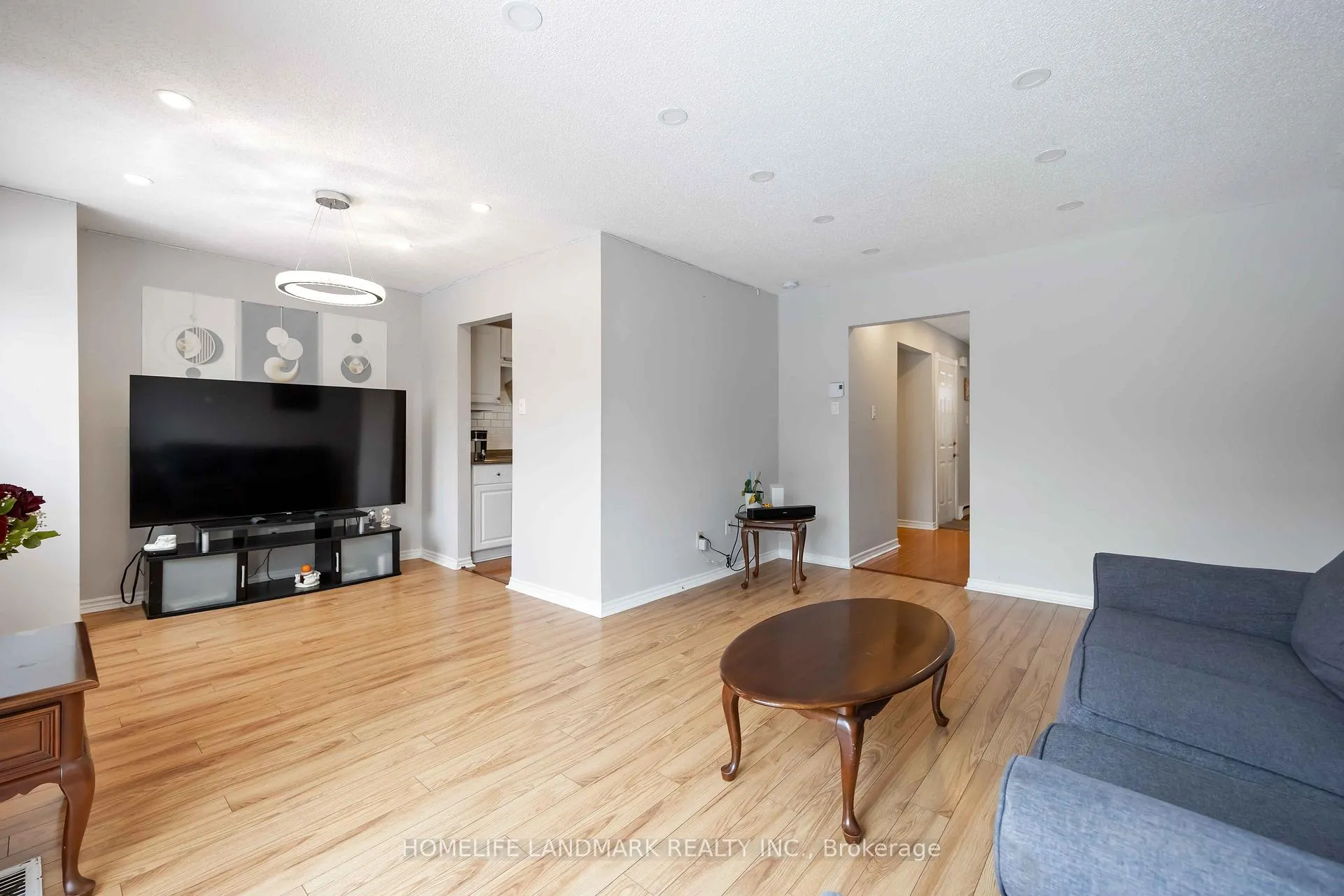 Photo 9 of Unit 82, 700 Harmony Rd N, Oshawa, Pinecrest — HOMEH