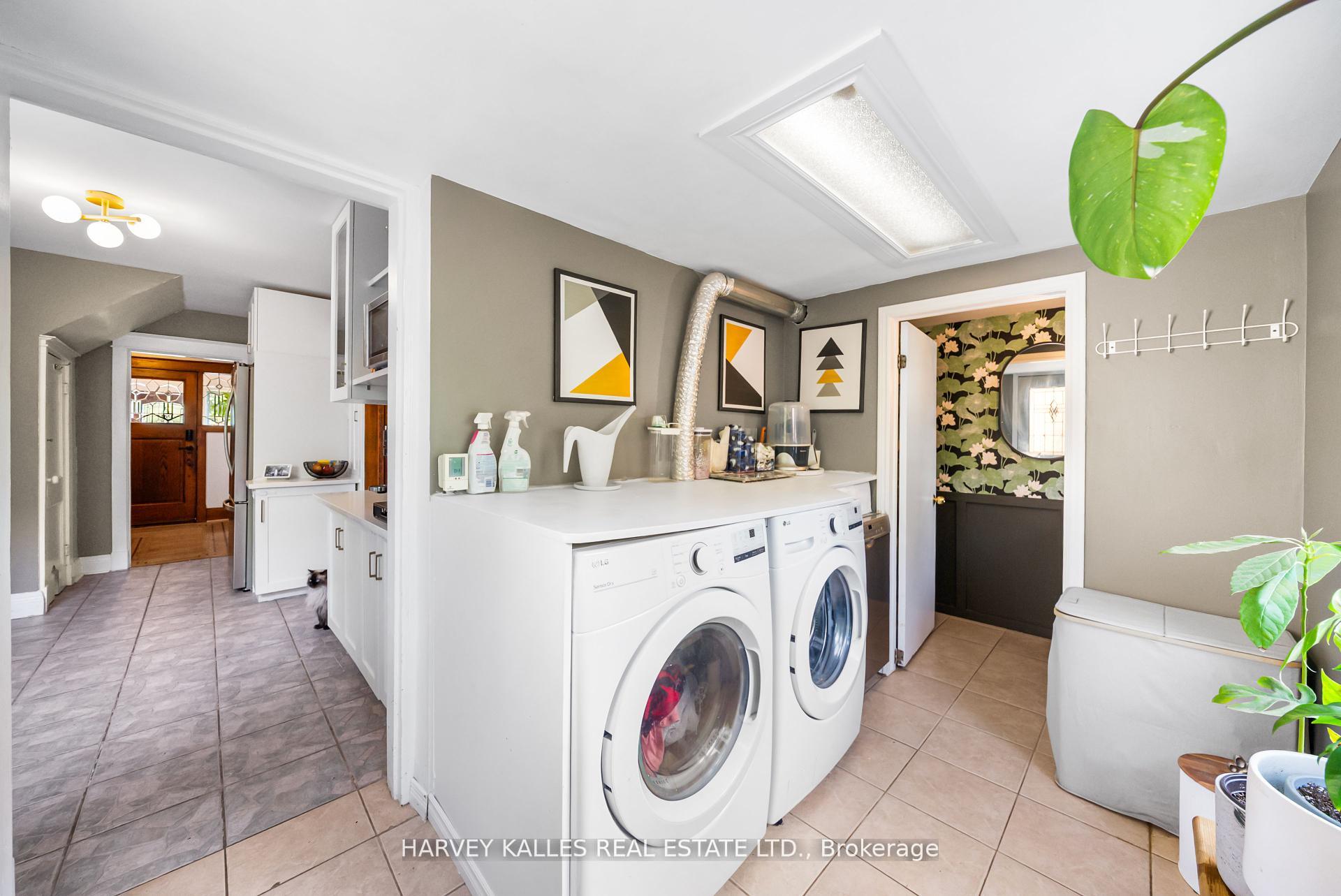 Photo 18 of 105 South Oval, Hamilton, Westdale — HOMEH