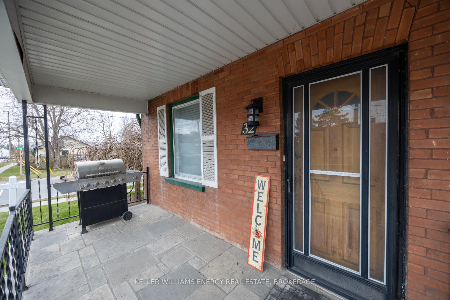 Photo 7 of 32 Liberty Street S, Clarington, Bowmanville — HOMEH