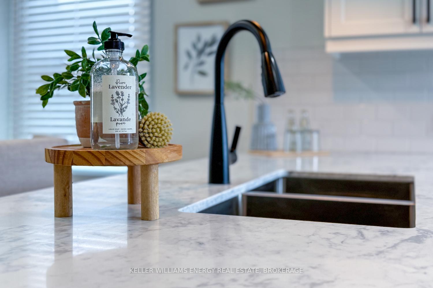 Photo 19 of 32 Liberty Street S, Clarington, Bowmanville — HOMEH