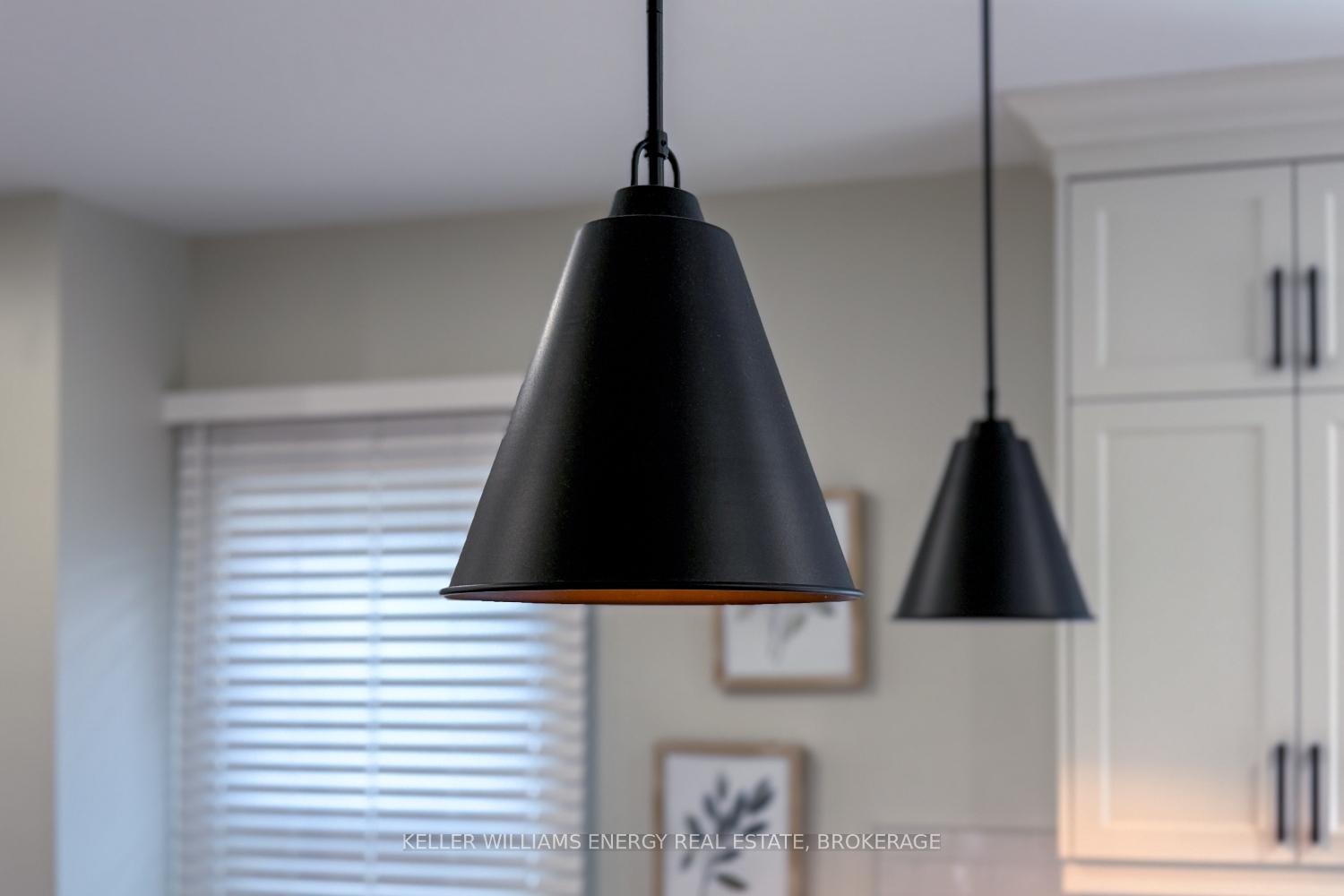 Photo 20 of 32 Liberty Street S, Clarington, Bowmanville — HOMEH