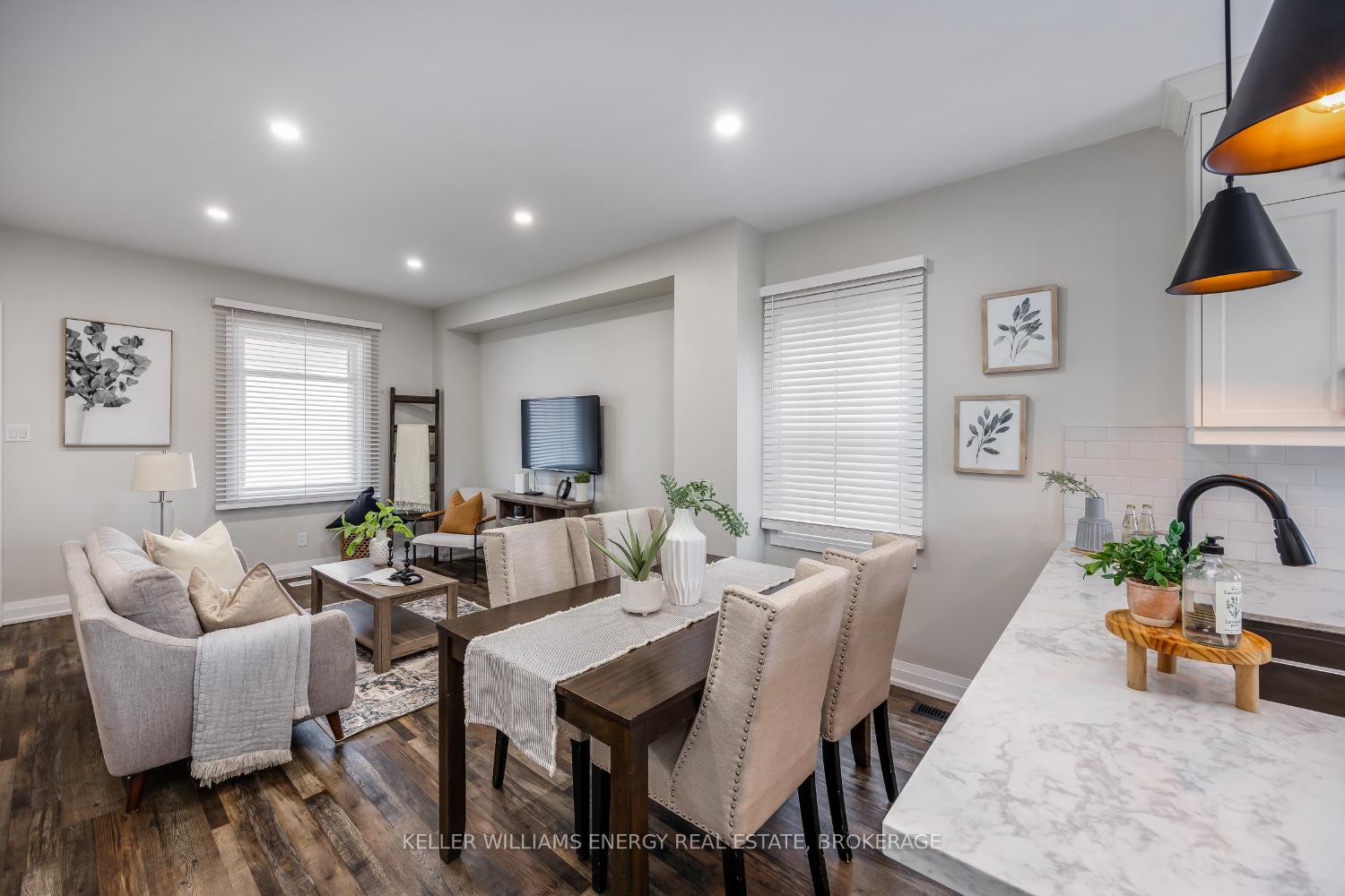 Photo 21 of 32 Liberty Street S, Clarington, Bowmanville — HOMEH
