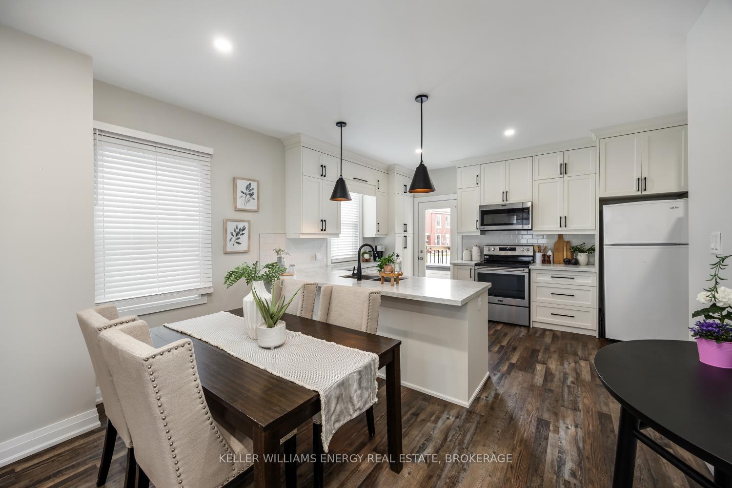 Photo 22 of 32 Liberty Street S, Clarington, Bowmanville — HOMEH