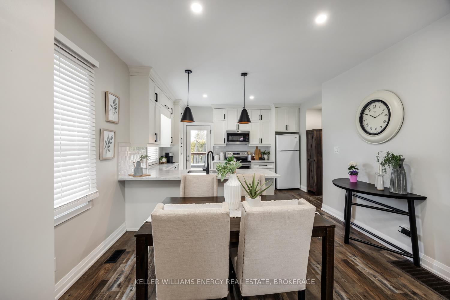 Photo 23 of 32 Liberty Street S, Clarington, Bowmanville — HOMEH