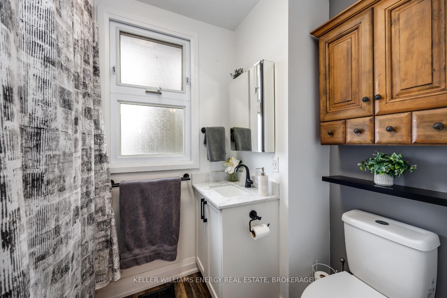 Photo 27 of 32 Liberty Street S, Clarington, Bowmanville — HOMEH