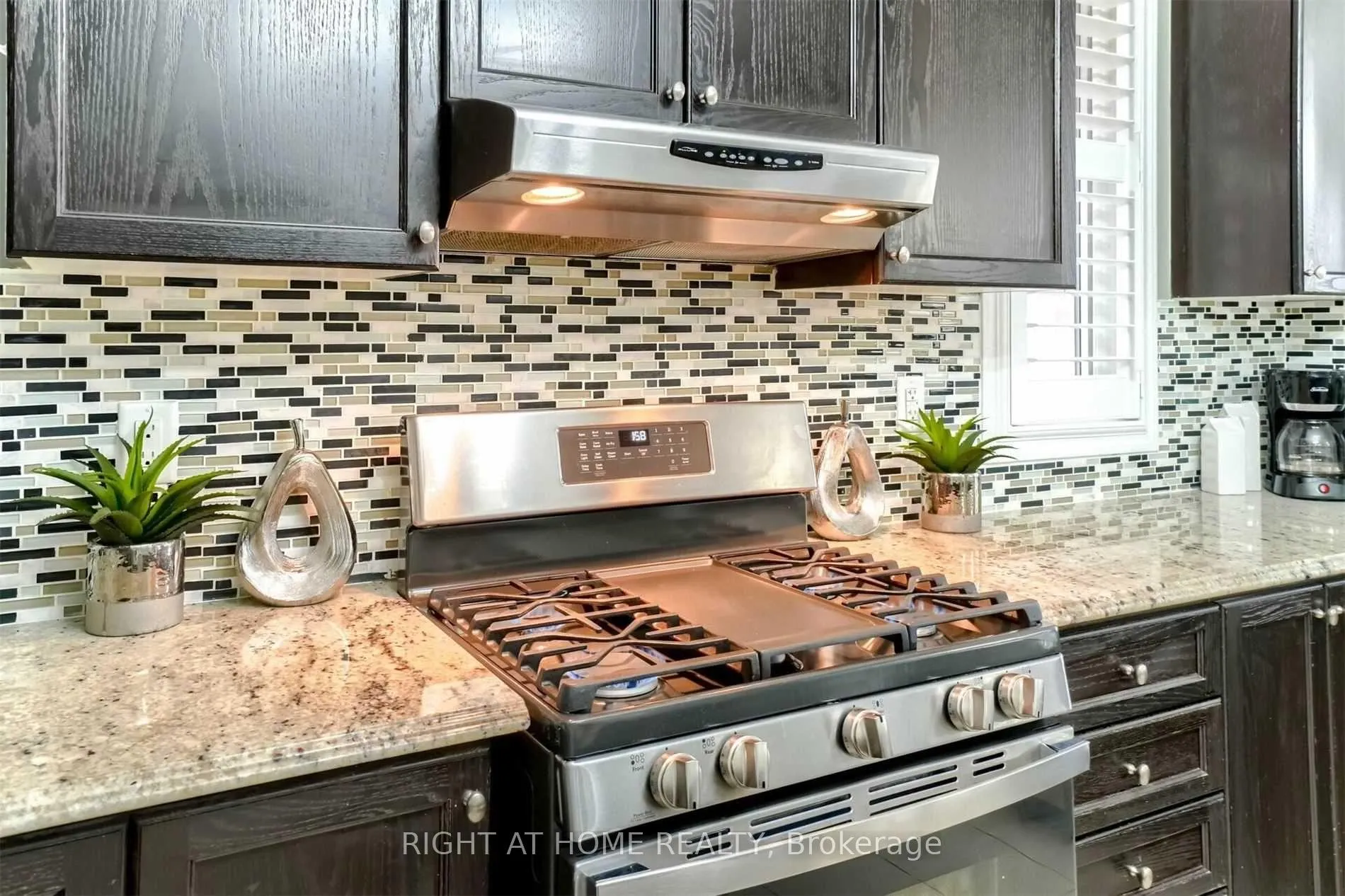 Photo 7 of 1230 Biason Circle, Milton, Willmott — HOMEH