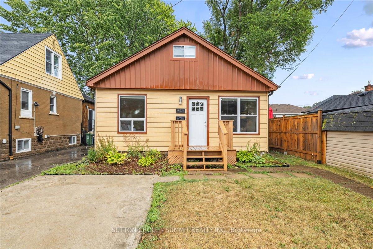 Photo 2 of 229 East 12th Street, Hamilton, Inch Park — HOMEH