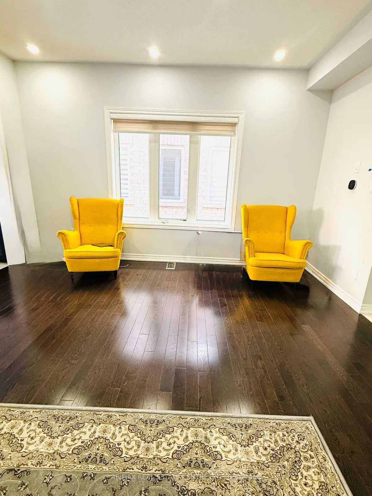 Photo 3 of 47 Crumlin Crescent, Brampton, Credit Valley — HOMEH