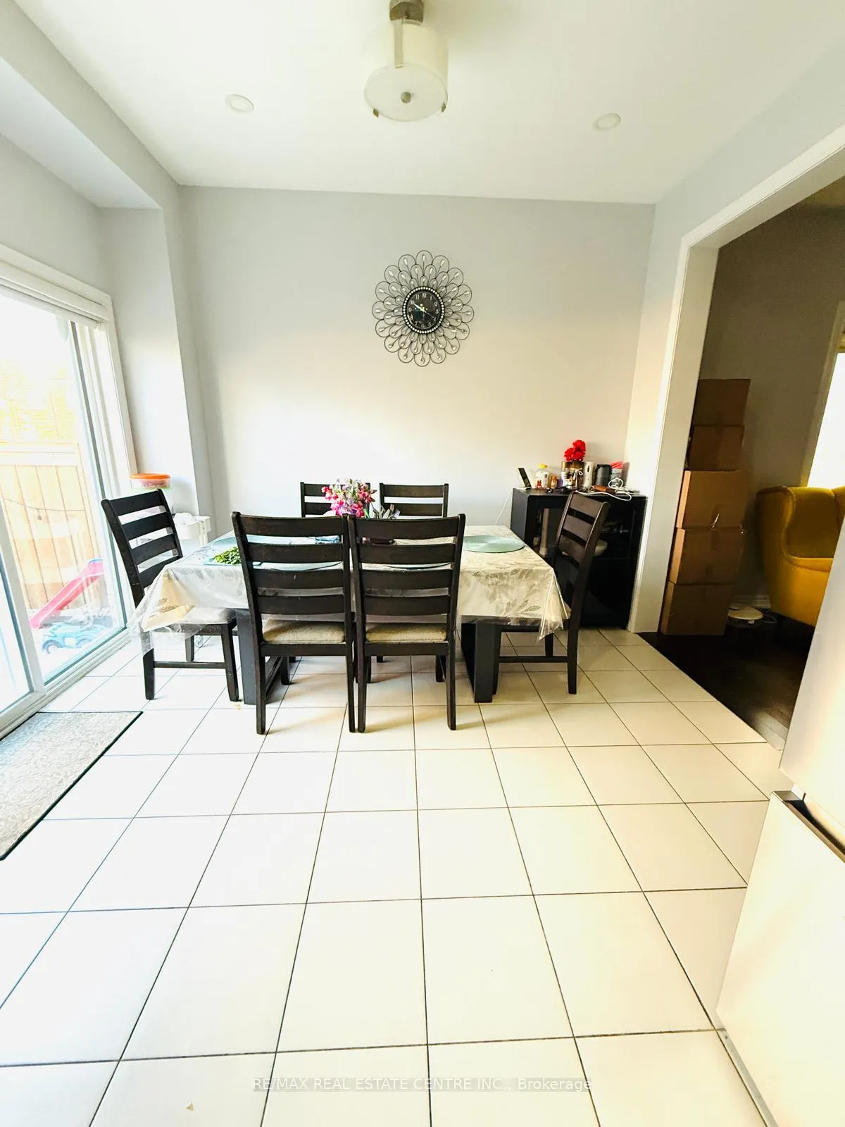 Photo 6 of 47 Crumlin Crescent, Brampton, Credit Valley — HOMEH