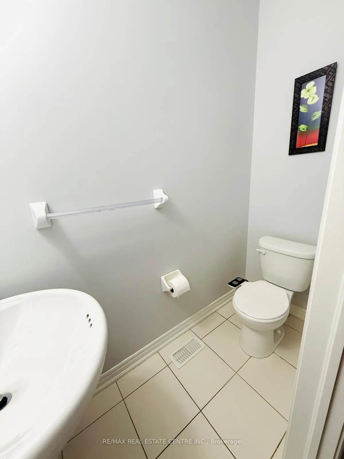 Photo 7 of 47 Crumlin Crescent, Brampton, Credit Valley — HOMEH