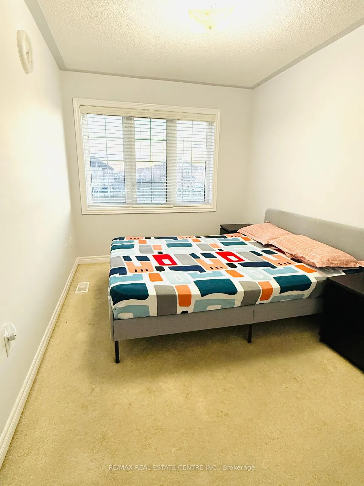 Photo 10 of 47 Crumlin Crescent, Brampton, Credit Valley — HOMEH