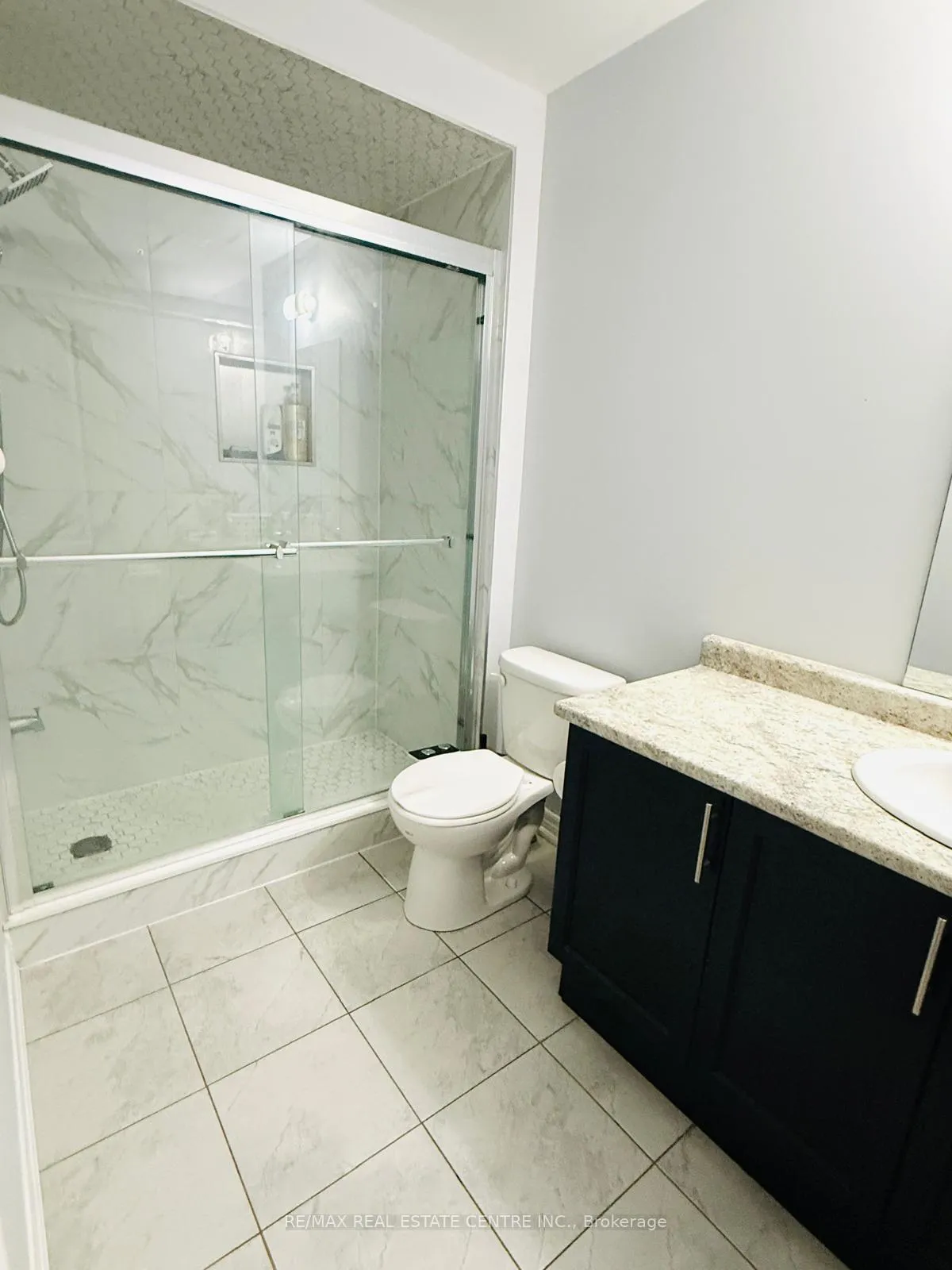 Photo 11 of 47 Crumlin Crescent, Brampton, Credit Valley — HOMEH