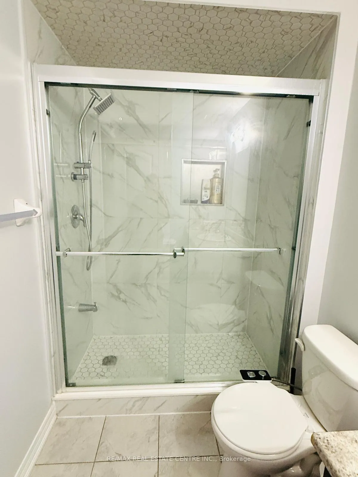 Photo 12 of 47 Crumlin Crescent, Brampton, Credit Valley — HOMEH