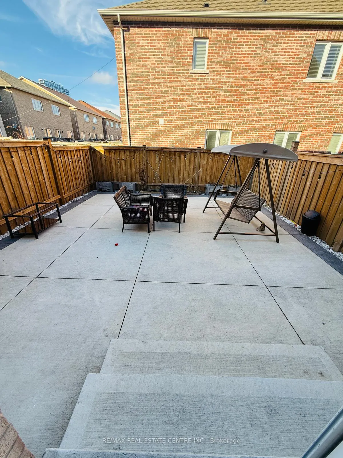 Photo 18 of 47 Crumlin Crescent, Brampton, Credit Valley — HOMEH