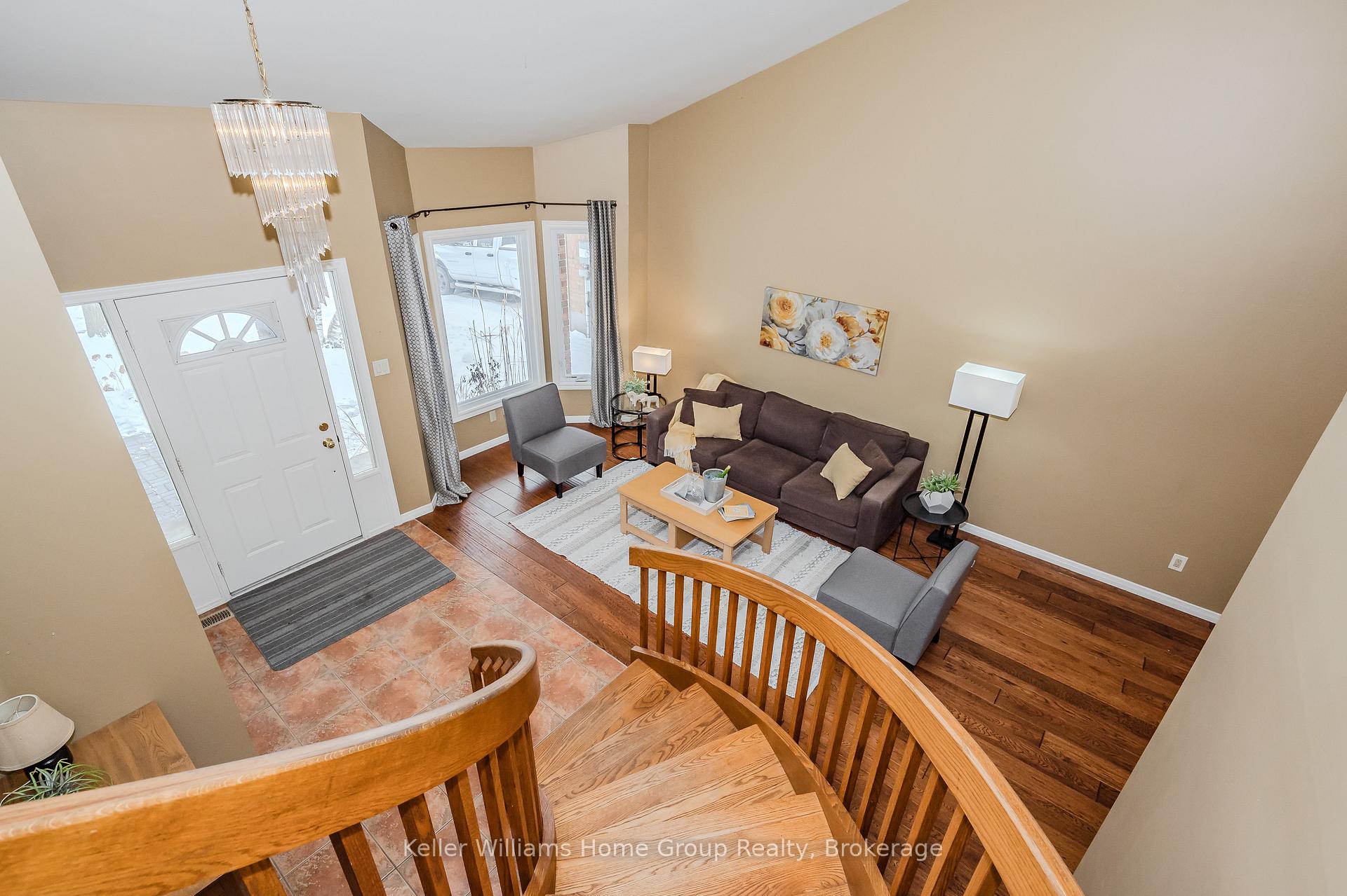 Photo 5 of 31 Pinetree Drive, Guelph, Willow West/Sugarbush/West Acres — HOMEH