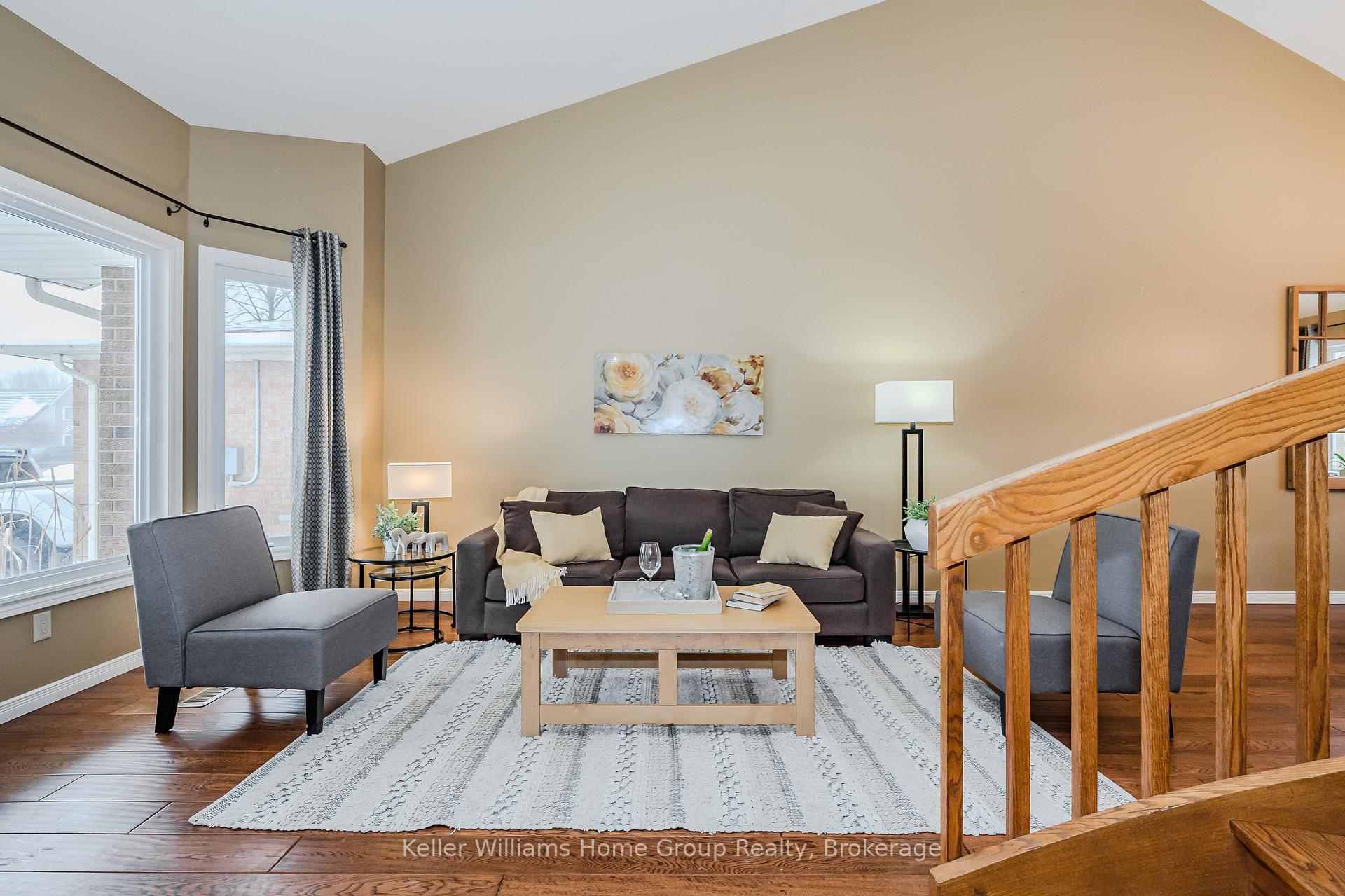 Photo 6 of 31 Pinetree Drive, Guelph, Willow West/Sugarbush/West Acres — HOMEH