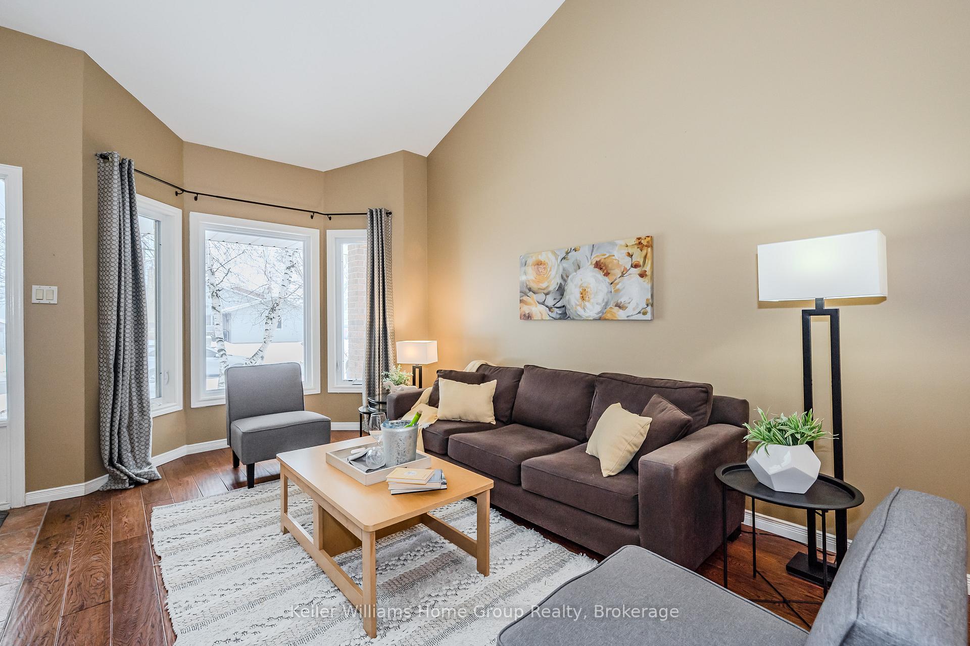 Photo 7 of 31 Pinetree Drive, Guelph, Willow West/Sugarbush/West Acres — HOMEH