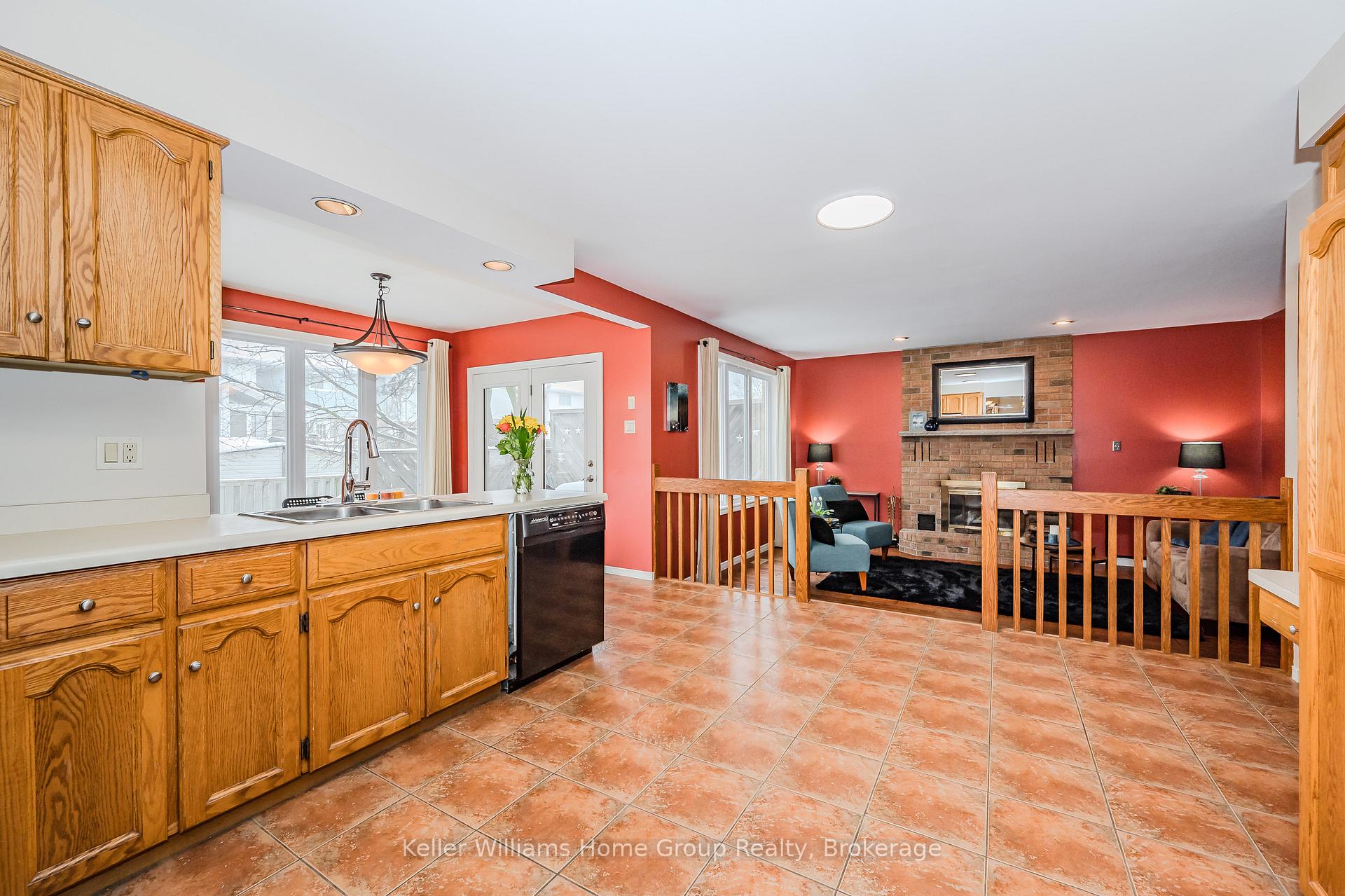 Photo 16 of 31 Pinetree Drive, Guelph, Willow West/Sugarbush/West Acres — HOMEH