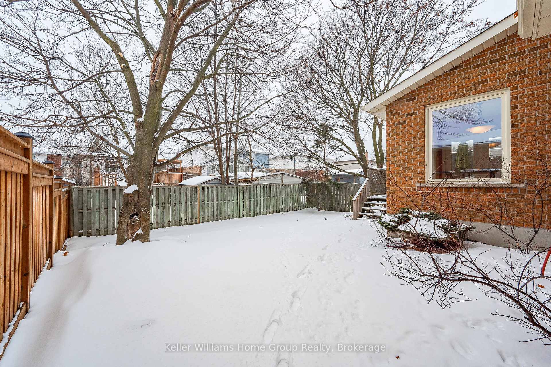 Photo 32 of 31 Pinetree Drive, Guelph, Willow West/Sugarbush/West Acres — HOMEH