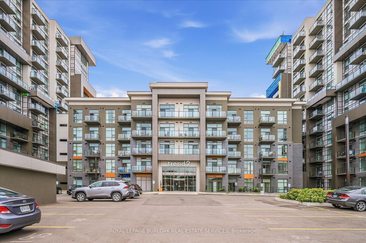 Front of Unit 1212, 460 Dundas St
