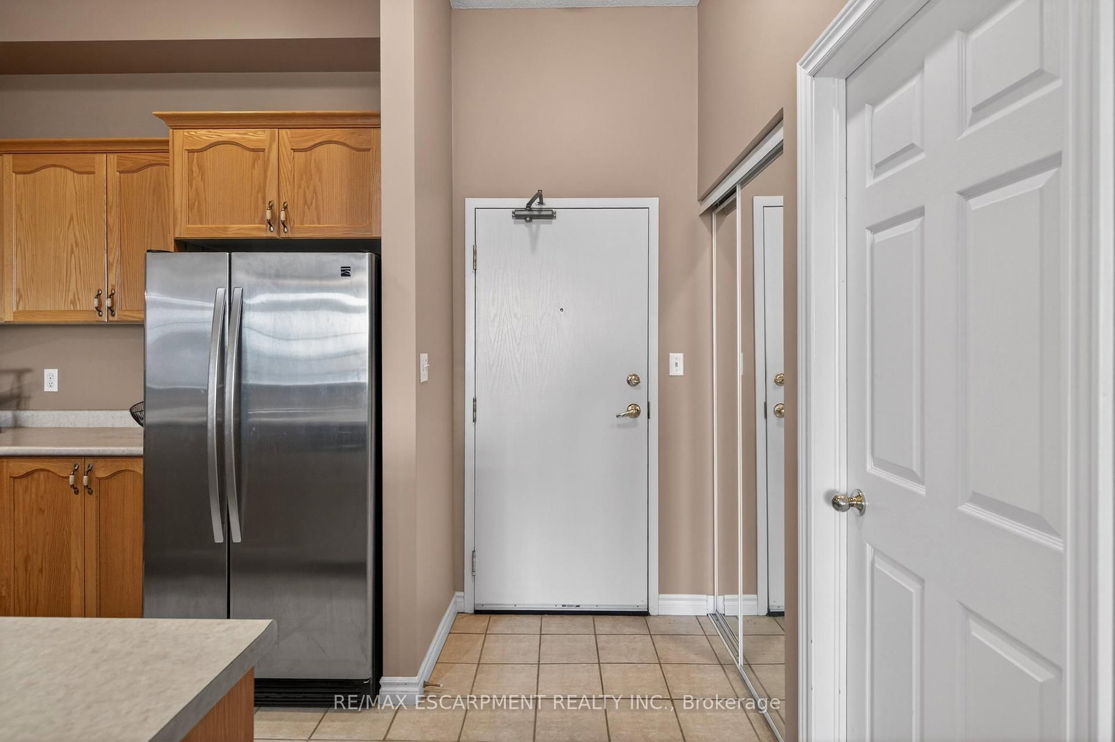 Photo 7 of Unit 320, 262 Dundas St E, Hamilton, Waterdown — HOMEH